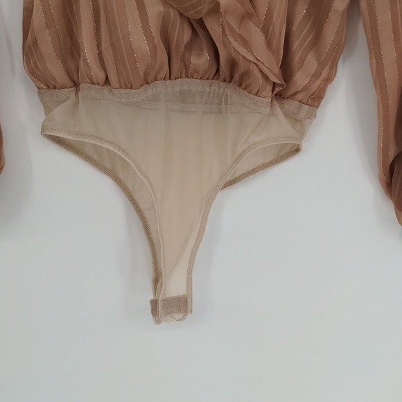 Lush Women's Bodysuit‎ Size Small Rose Gold Long Sleeve Ruffle Faux Wrap V Neck - Picture 5 of 16
